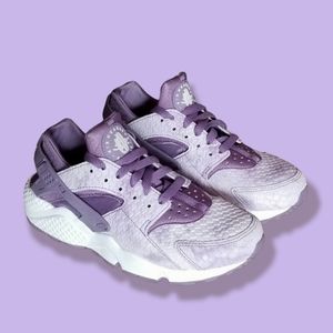 Lavender Nike Air Huaraches